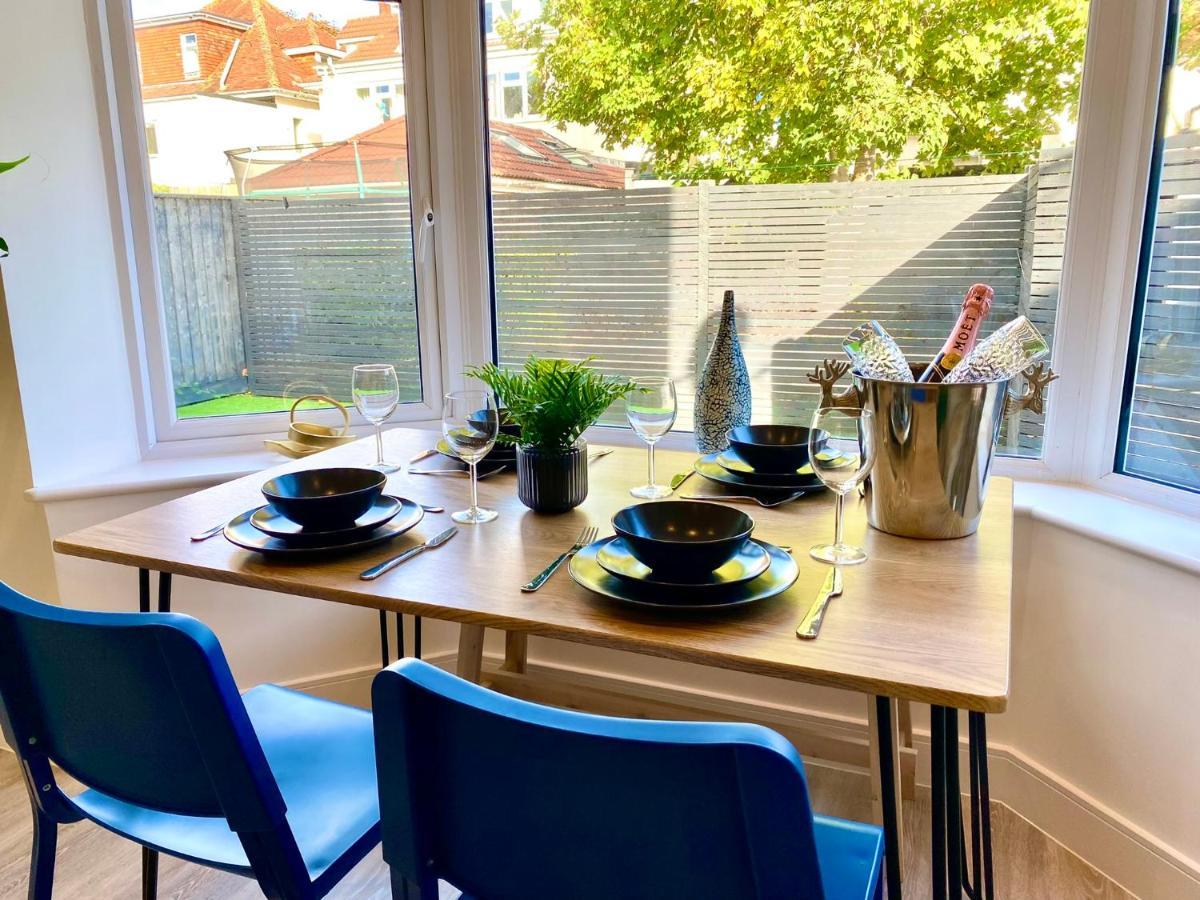 Brand New 2022 Beautiful & Stylish 2 Bedroom Apartment! - 5 Minute Walk To The Best Beach! - Great Location - Free Parking - Fast Wifi - Smart Tv - Sleeps Up To 4! Close To Bournemouth & Poole Town Centre & Sandbanks Eksteriør bilde